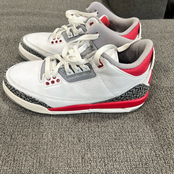 Air Jordan 3 Retro Fire Red GS - Picture 2 of 5